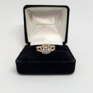 New stylish womens gold ring lab diamonds